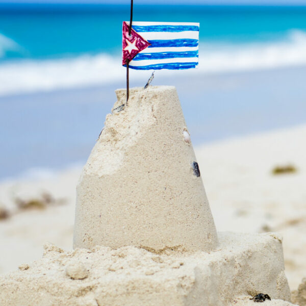 cuban-sandcastle-with-the-country-flag-in-cuba