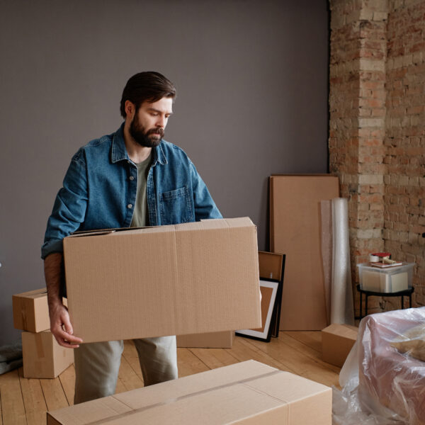 man-moving-to-new-house